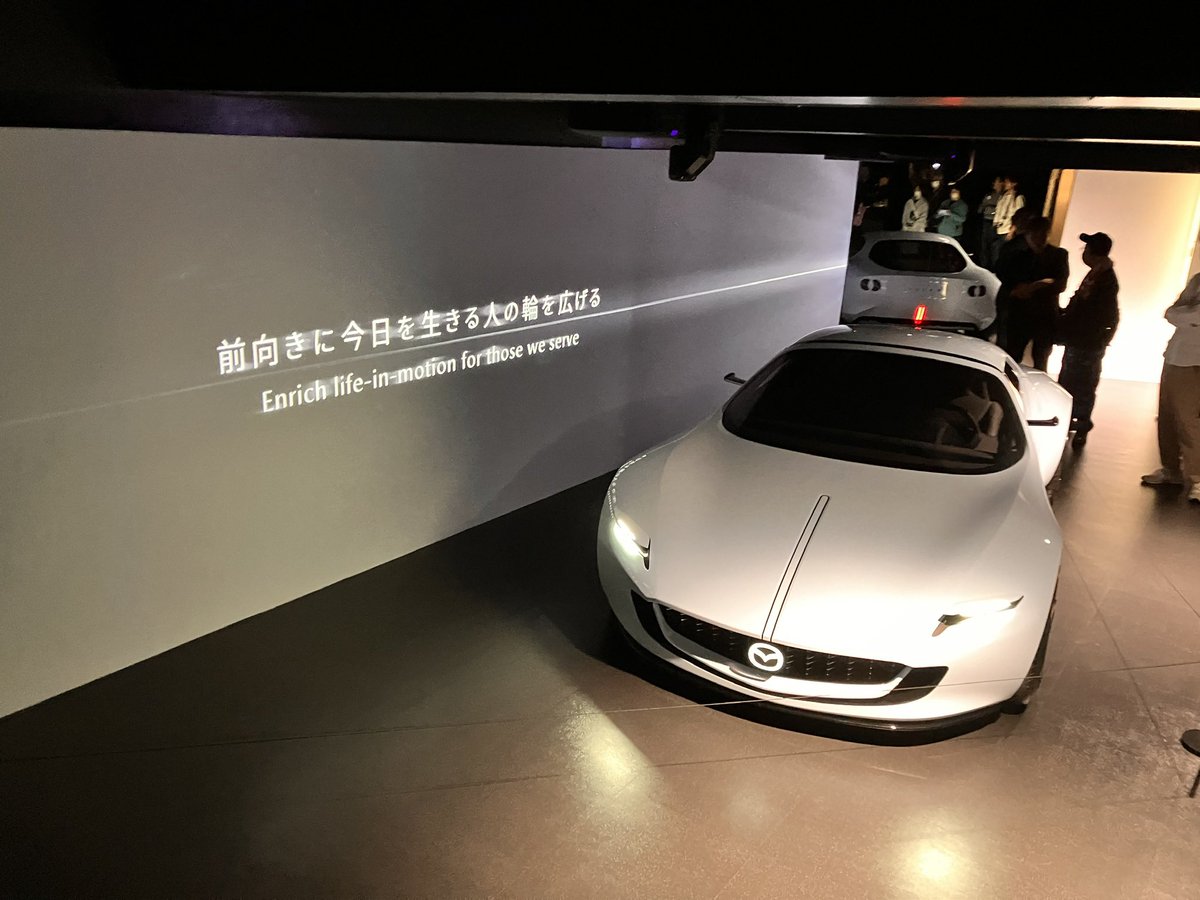 oremeshi63's tweet photo. @Mazda_PR 今まで２回行きましたのよ、
館長さんのお話がさりげなく良いお話で涙してしまいましたわ。

広島の小学生は皆んなマツダに社会見学に行くのね、50年前もワタシも行きましたわ、ウチの様な貧乏な家の子に、当時高級車のルーチェのカタログくれたりして感動しましたわ。 https://t.co/R8m5ZOlJRR
