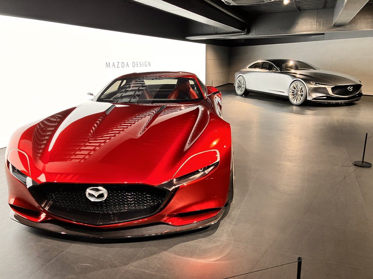 oremeshi63's tweet photo. @Mazda_PR 今まで２回行きましたのよ、
館長さんのお話がさりげなく良いお話で涙してしまいましたわ。

広島の小学生は皆んなマツダに社会見学に行くのね、50年前もワタシも行きましたわ、ウチの様な貧乏な家の子に、当時高級車のルーチェのカタログくれたりして感動しましたわ。 https://t.co/R8m5ZOlJRR