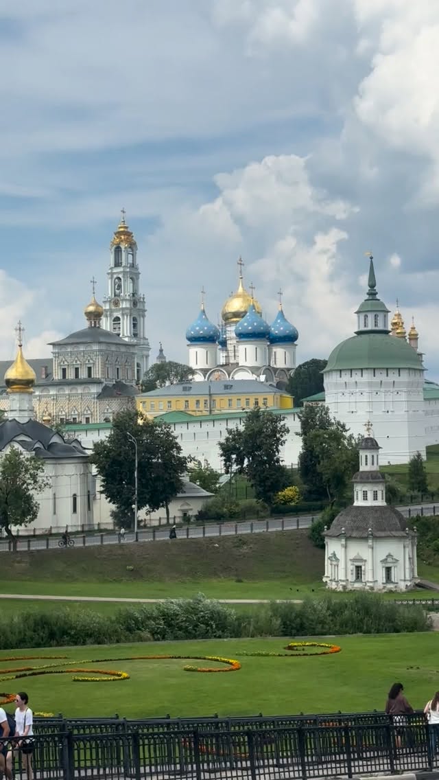 JosphineBr7hda's tweet photo. A wonderful day off: Sergiev Posad, a city tour, the Trinity Lavra of St. Sergius, kvass, a pancake festival, a long dinner at the Sergiev Kitchen Museum, and great company! https://t.co/C5McblmM5e