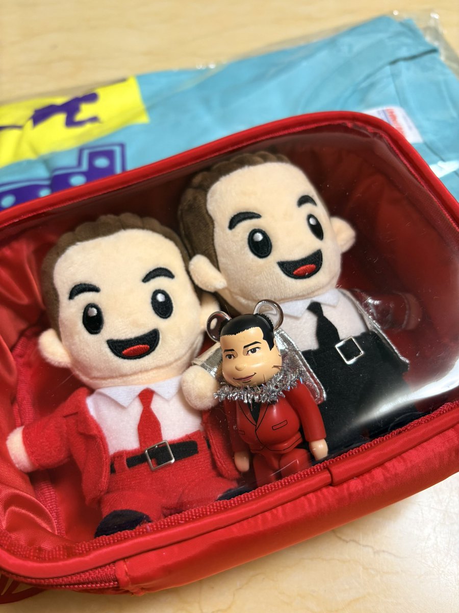 Laforet112485's tweet photo. 手持ちのポーチに2彦
ぎゅうぎゅう詰め
笑😆 https://t.co/bFKI6iSkwb