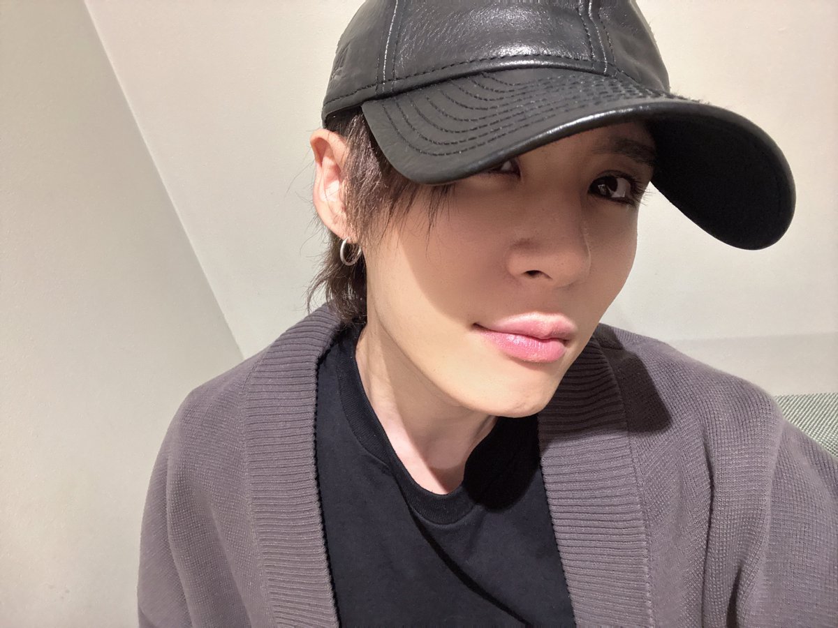 official_yuta14's tweet photo. そろそろ自撮りアプリ使いたいんですけど
おすすめください。

横で長江くんがいい声で歌ってます🍝 https://t.co/JjT23hX2HM