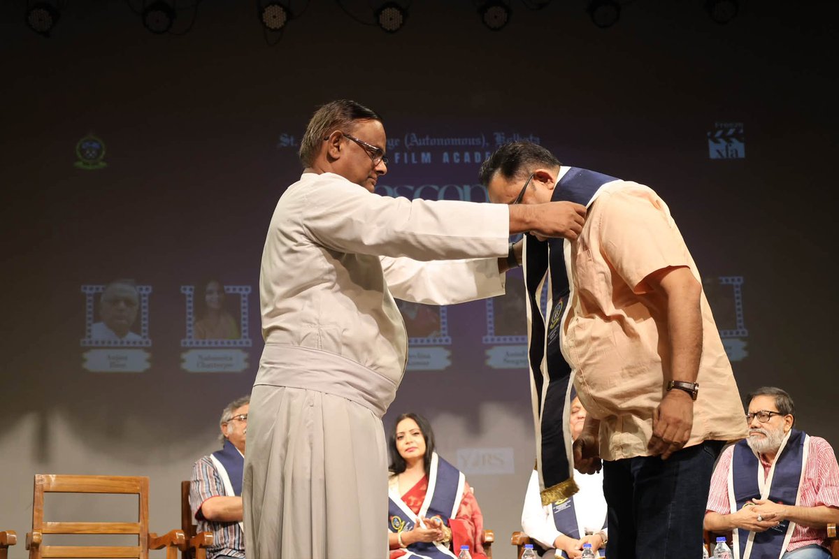FriendsCommKol's tweet photo. Honoured to be a part of Cinescope 2.0 by Xaverian Film Academy, celebrating 100 years of the legendary Mahanayak.
For my alma mater, some debts are paid only with the heart. 🙏
A memorable discussion celebrating his timeless legacy and cinematic brilliance. https://t.co/cZbtUFtATf