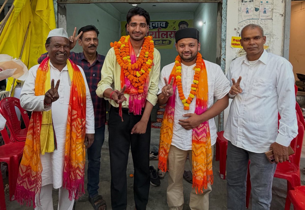himalayanhindu's tweet photo. HUGE blow to ABVP in Rishikesh 🔥

UKD-backed Independent Vaibhav Rawat WON President post!

UKD's student wing, USF, has shaken BJP's roots

Students of Uttarakhand have rejected Delhi's politics. They want Pahad's own voice.

The winds are changing. ✌️ https://t.co/6xvuSj15US