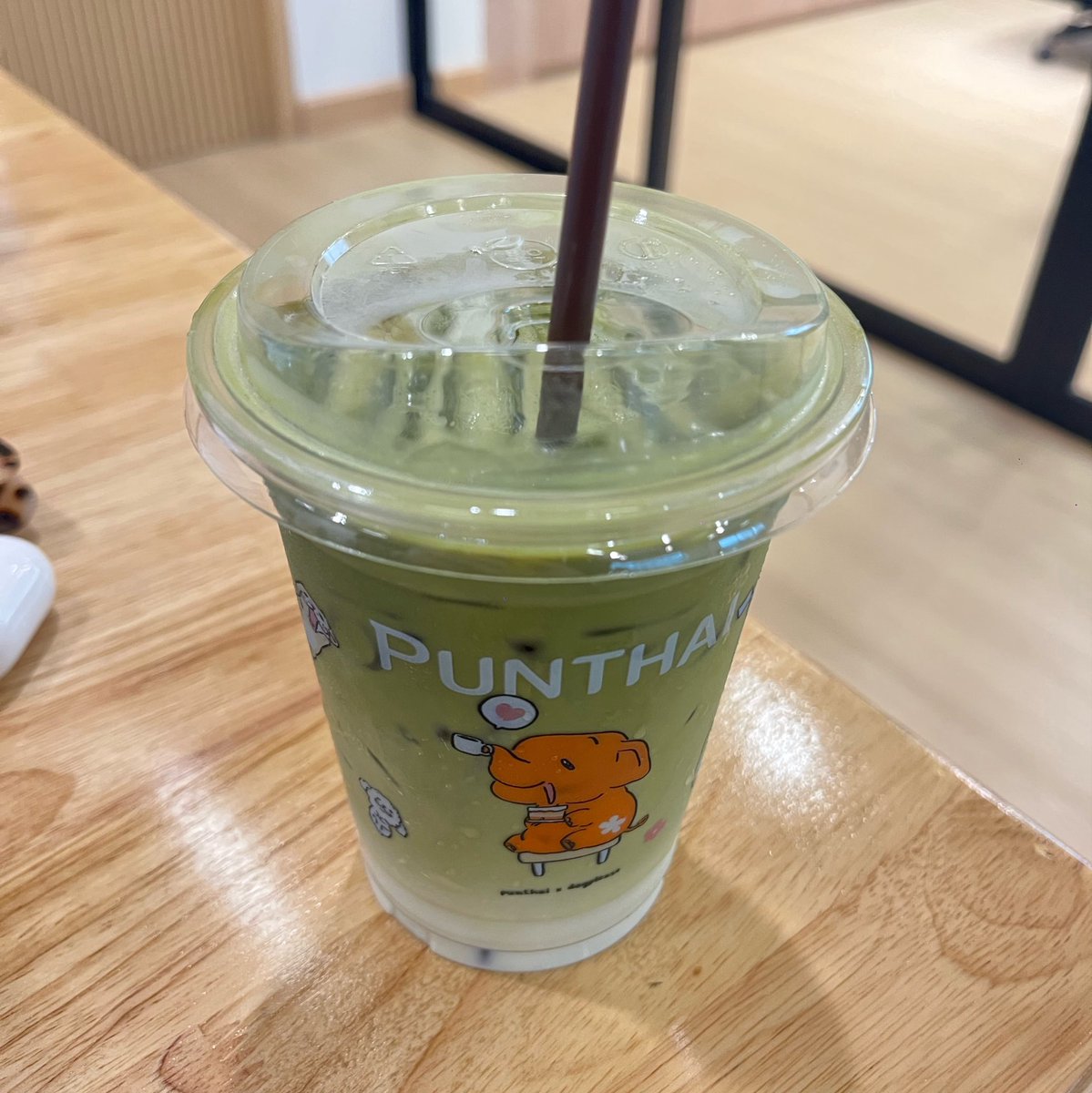 sunniekey_'s tweet photo. สั่งพันธุ์ไทยมัทฉะลาเต้มาแก้วน่ารักมากเป็นลายช้างกับน้องหมา🐶🍵 เติมหวานตอนบ่าย
https://t.co/Z3XIqeS3Cu https://t.co/hkugpcd3VV