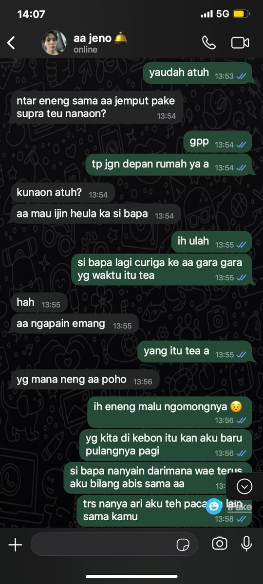 deterjenren's tweet photo. sopir angkot jen🐶 x kenek ren🦊 
cw: misgendering &amp; slight sundanese

noren 1 tweet au https://t.co/3kyCxvf0n2