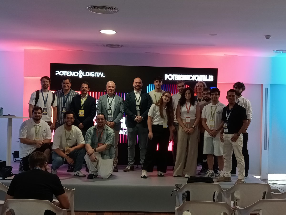 computaex's tweet photo. COMPUTAEX ha participado los días 24 y 25 de septiembre en #PotencialDigital 2026, presentando sus principales capacidades tecnológicas, proyectos de I+D+i y líneas de colaboración con empresas y entidades de la región. https://t.co/xpIBuAZRwo
#IA #Cuántica #Supercomptuación https://t.co/NbQ1oHLHFM