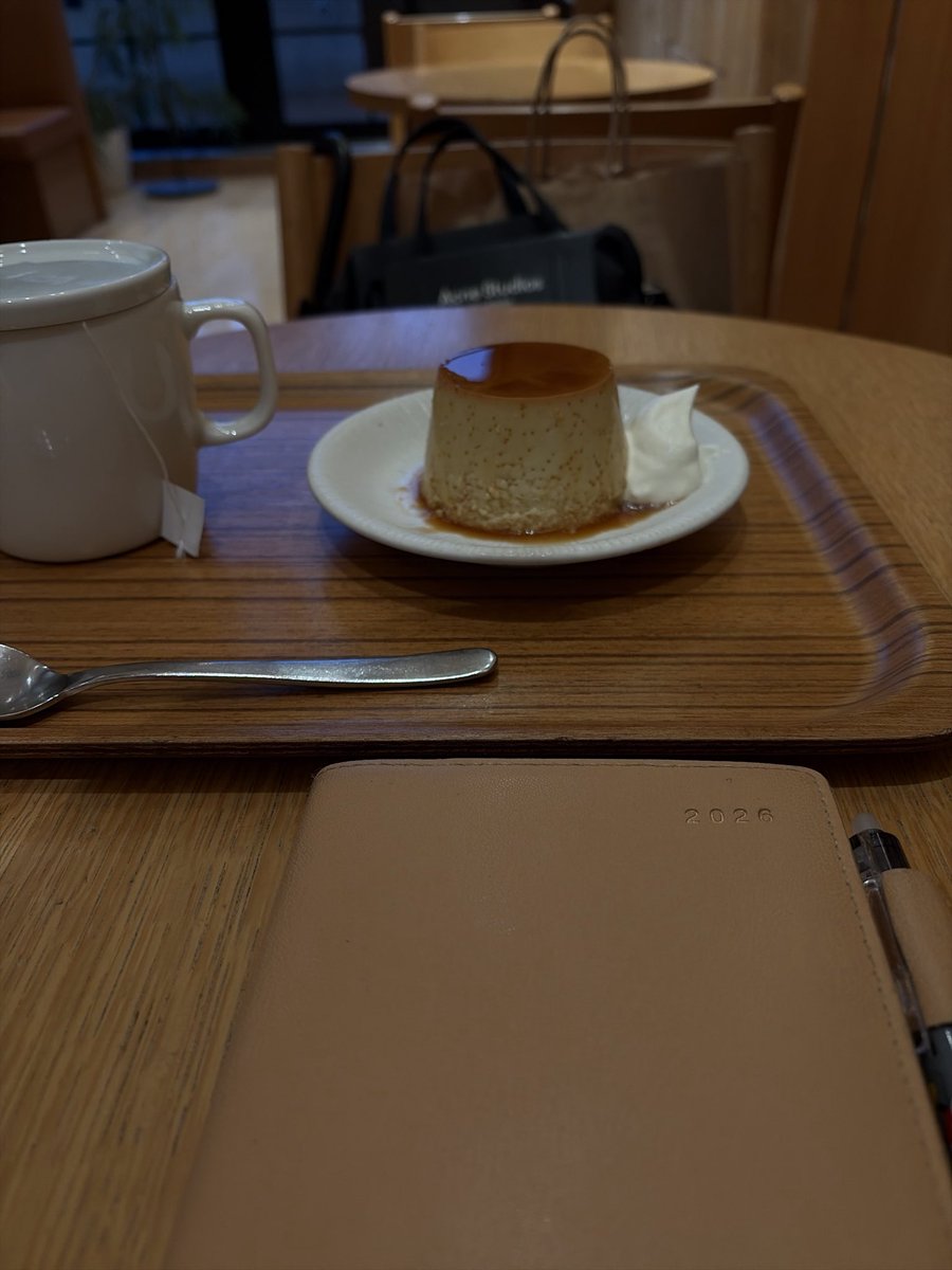 _slno7's tweet photo. 無性にプリンが食べたくなって、駆け込みました https://t.co/gEabLGdtc3