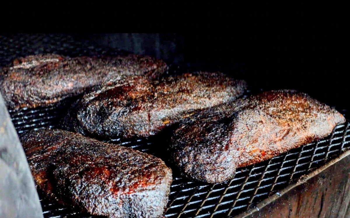 TomBanks_us's tweet photo. My BBQ Cookbook is Live!

YES CHEF! BEST OF BBQ!

And 

The World's Best Apple Cobbler!

~ ChefTom 
10 of my Best BBQ Recipes.
Thank you!

Book II Release 2027
Plan for Spring &amp; Summer 
BBQ Smokin'!

AMAZON 
BARBECUE COOKBOOK $12.99

° °
https://t.co/5rPqnbTvjV

° ° https://t.co/puohc2D9lL