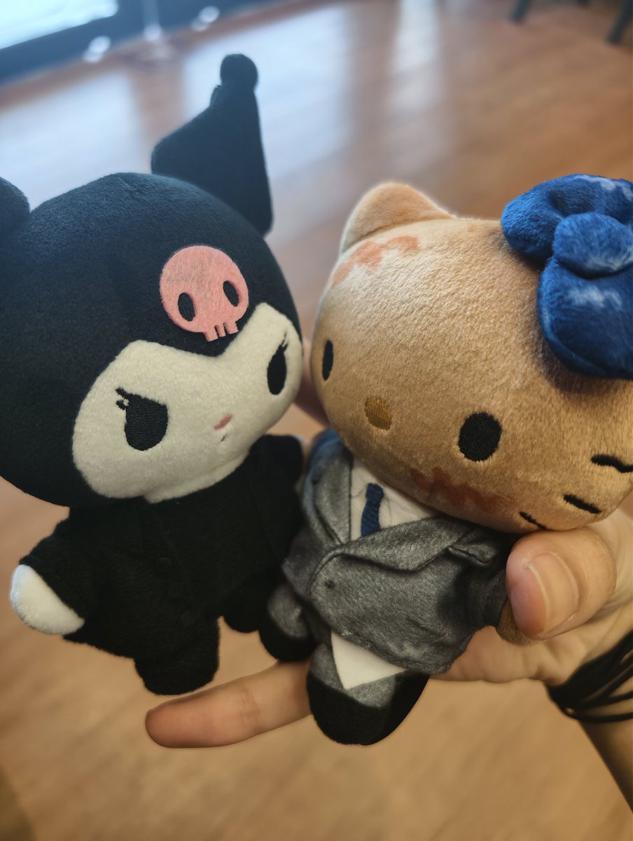 Tabristhinker's tweet photo. 乃木酱你的丸菱徽章呢 https://t.co/rEyAjUou7J