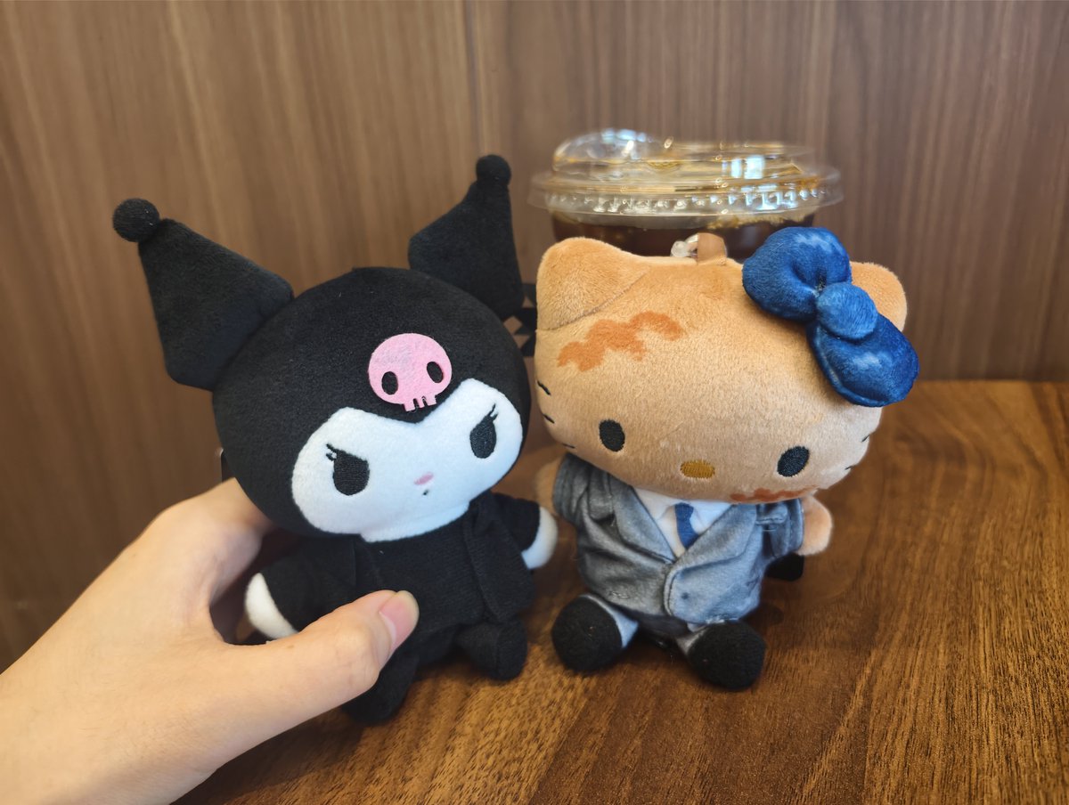 Tabristhinker's tweet photo. 乃木酱你的丸菱徽章呢 https://t.co/rEyAjUou7J