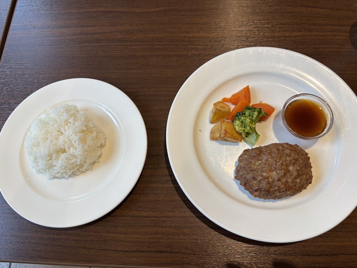 sumida_tokushi's tweet photo. 小学部5.6年生移動教室
9月29、30日の２日間で東京スポーツ文化館BumBに行ってきました。あいにく雨となりましたがアリーナでの活動、入浴、食事、布団敷きなどを友達や教員と協力して頑張りました。5年生は初めての移動教室を事前学習から楽しみに、6年生はさすがの落ち着き振りを発揮していました。 https://t.co/KQeDqd4zES