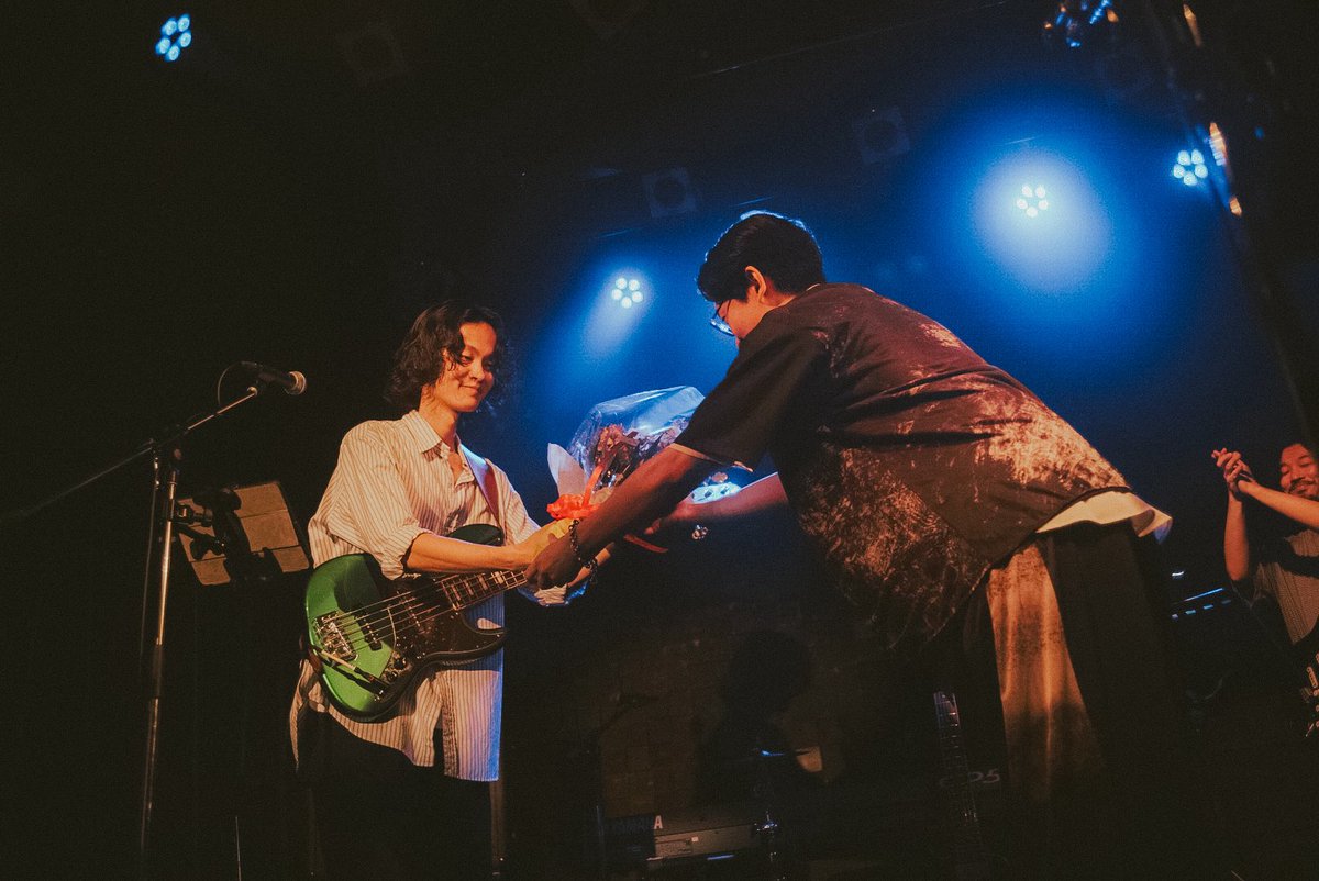 offshore_99's tweet photo. 26.9.18 二子玉川GEMINI THEATER
「Offshore Tour 2026 "Repercussion" Tour Final ONE MAN LIVE」
改めて、ありがとうございました!
Guest : Maaaki(from VIDA Hollywood)
Photo by @otoha09590303
#Offshore_Band #GEMINITHEATER
#Maaaki #VIDAHollywood https://t.co/gSVKIxT6OL
