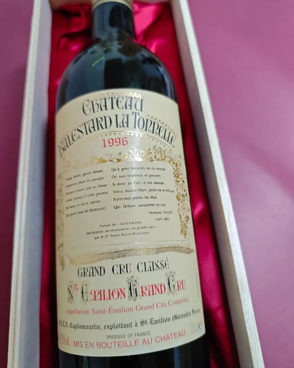 Platinumwine1's tweet photo. 本日の発送は1996年バレスタール・ラ・トネル。 収穫から30年。ヴィヨンの名と詩が載るラベルを眺めながら、サンテミリオンの一本を送り出します。 #ボルドー #ヴィンテージワイン https://t.co/6BSuSNvSzB https://t.co/qRd79bDZJ2