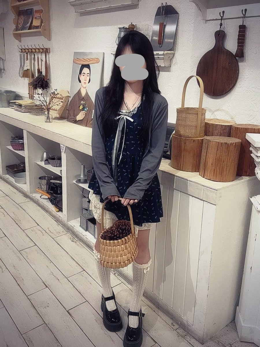 Qingtong081222's tweet photo. 暂时是不打算发展长期关系，但是可以在推聊天，不收任何费用，不定时的给各位祖宗发骚犯贱，吐金上贡，有想给我回血的贡奴宝宝也可以私信我领赞赏码呀
#自毁 #母狗 #倒贴 #王者 #母猪 #吐金 #上贡 #提款机 #ATM #报销 https://t.co/ftIfbsVBiV
