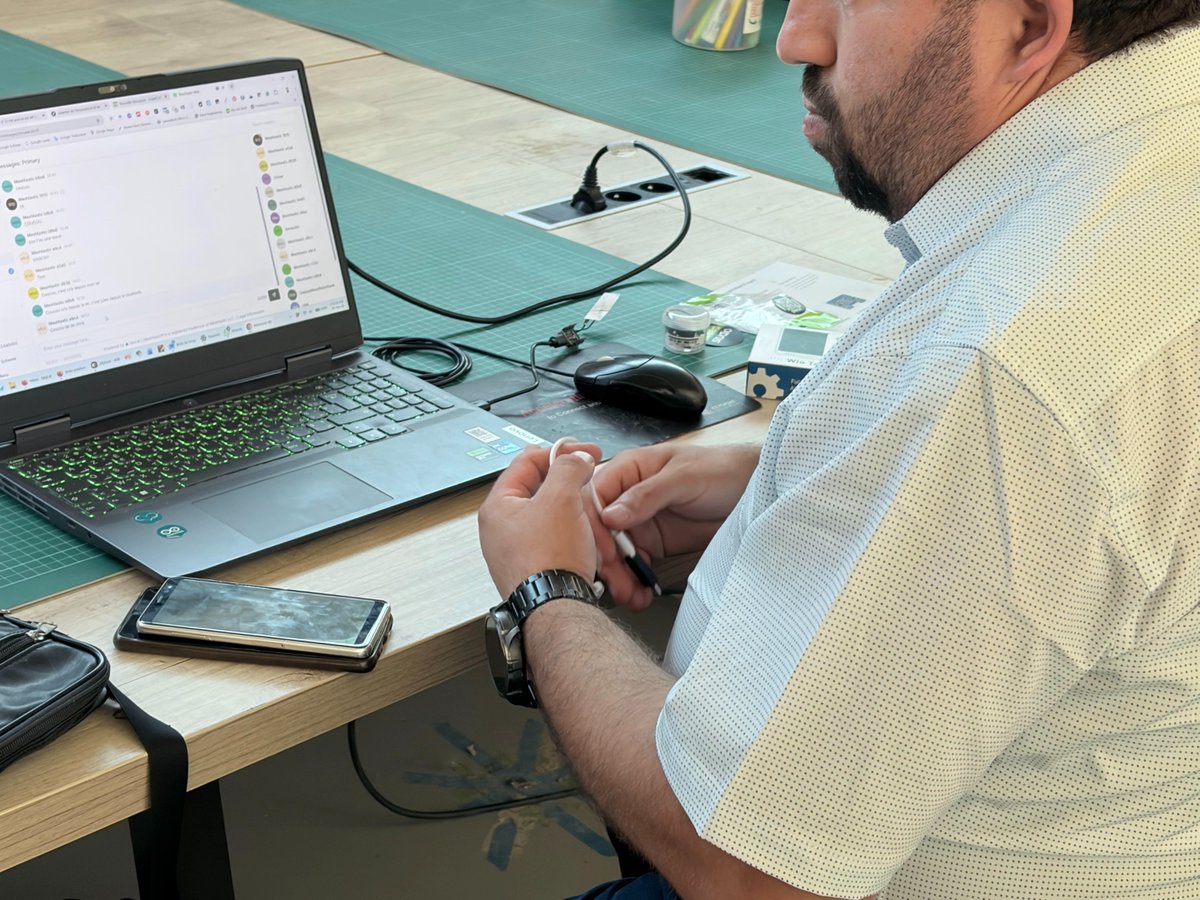 seeedstudio's tweet photo. 🙌Hands-on Meshtastic workshop at Upsacaly 🛠️

Diving deep into LoRa & off-grid mesh networking with our meshtastic devices & XIAO kits.

Makers got hands-on building their own resilient communication system, no cell towers needed.

Shoutout to @Meshtastic @Semtech for making this open-source mesh project possible.

🥳Who’s building off-grid comms projects? 👇

#SeeedStudio #Meshtastic #LoRa #OpenSourceHardware #MakerWorkshop #IoT #HamRadio