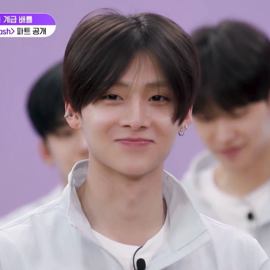 arilovesleowon's tweet photo. i suddenly miss this sangwon :( https://t.co/vyJvvm2Wij