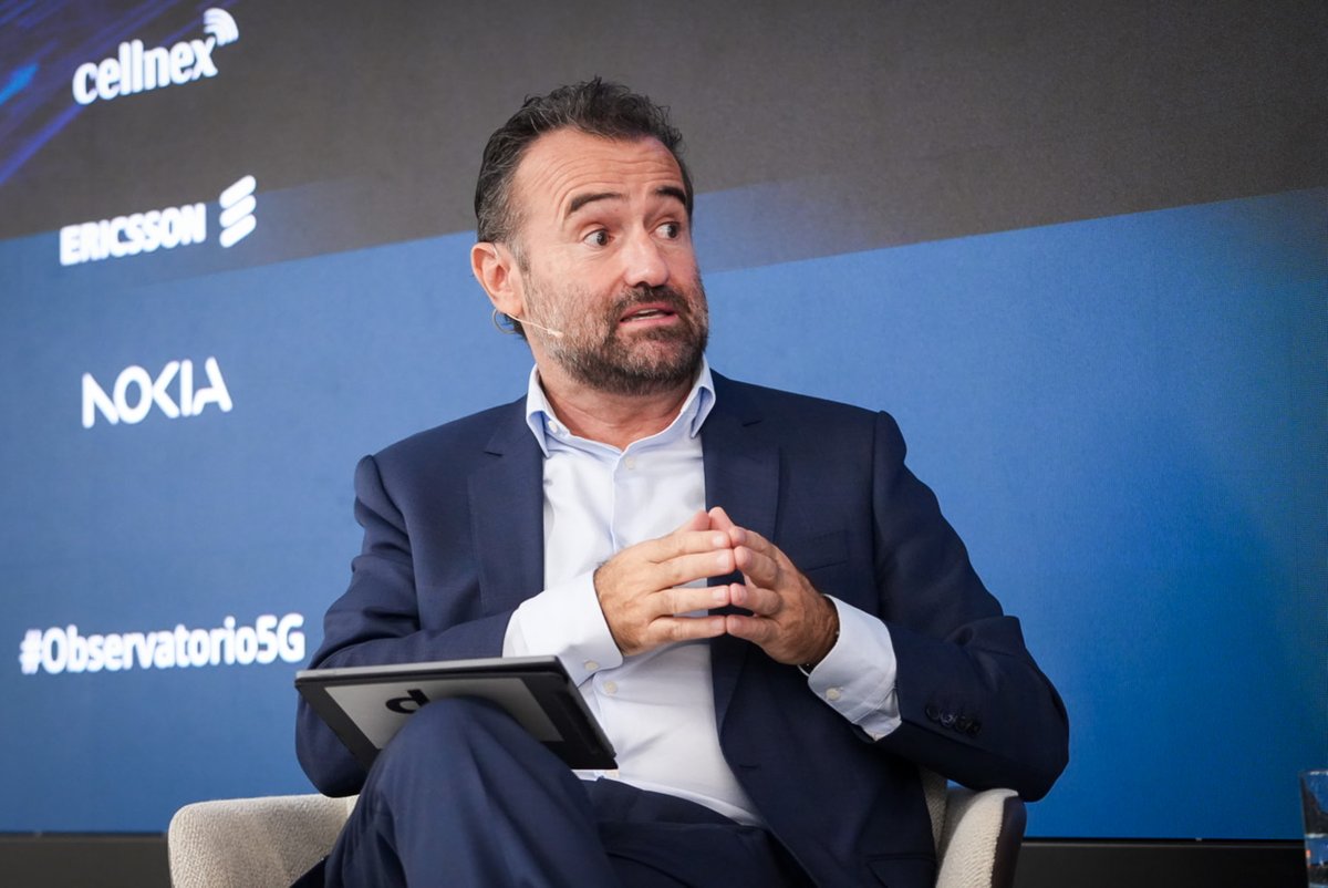 AsocDigitales's tweet photo. Nuestro director general @msgalindo ha participado en el Observatorio 5G de @elespanolcom, donde ha recordado la necesidad de tener "una nueva agenda digital en España". 

🗣️"Hay que mirar a futuro con objetivos claros y revisando qué hemos cumplido”

https://t.co/NQcsczK6lW https://t.co/Ty0brV7zQ5