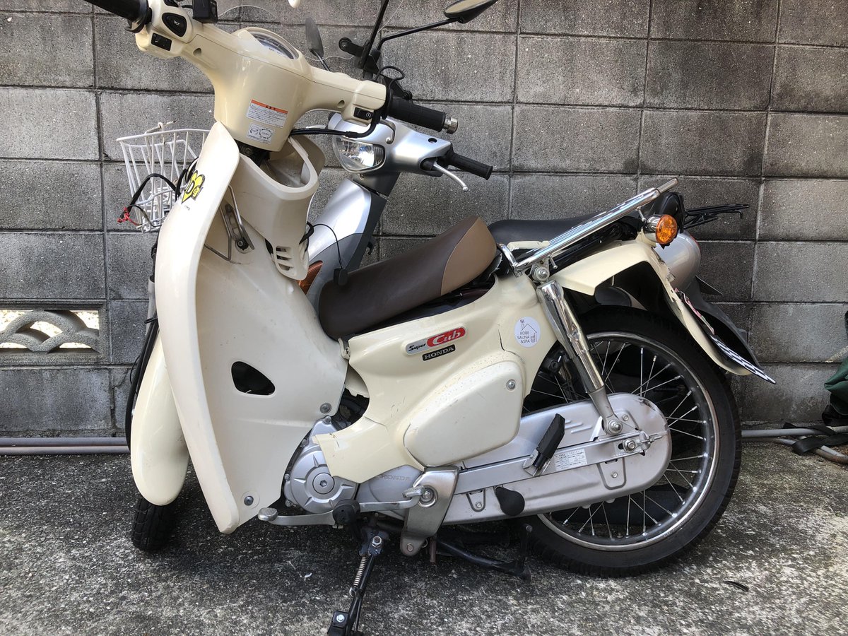 maru318's tweet photo. @Layla_tomomi 高齢者の運転する車がアクセルとブレーキ踏み間違えて全力で後ろから追突してきたんですね https://t.co/IDjwRyovMp