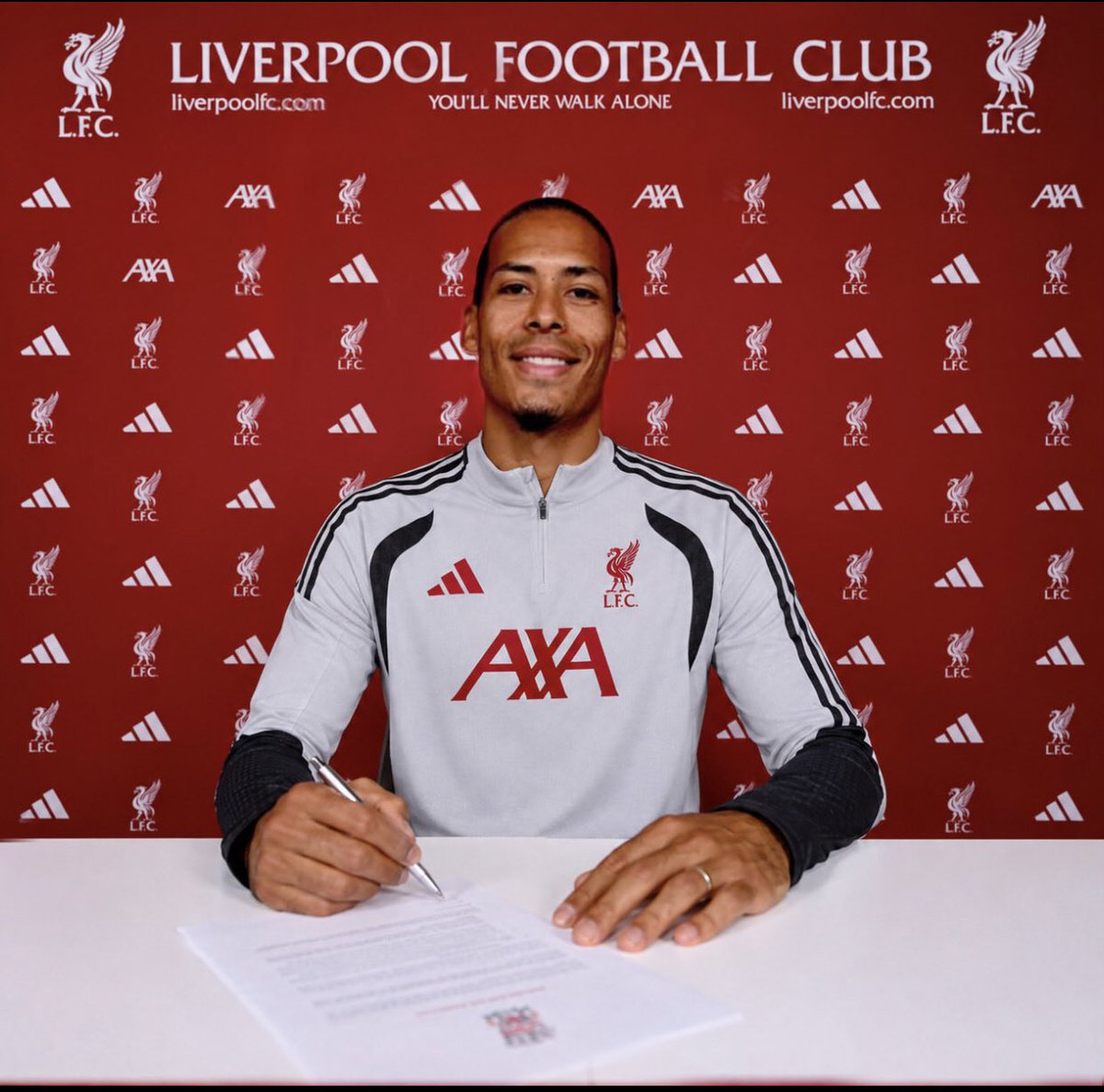 Hemmy_Lfc's tweet photo. Virgil van Dijk has today signed a new contract with the Reds to extend his time with the club beyond the 2026-27 season.

(@LFC) https://t.co/bc7ATFWNfm
