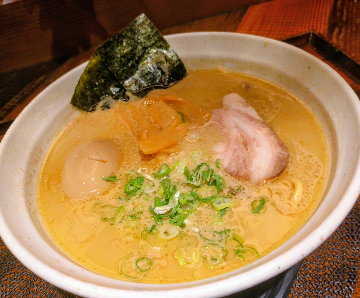 KAZZMEN's tweet photo. 東京とんこつ  (Echika fit 永田町)  100/184

東京豚骨ラーメン https://t.co/D8ulqx7d8d