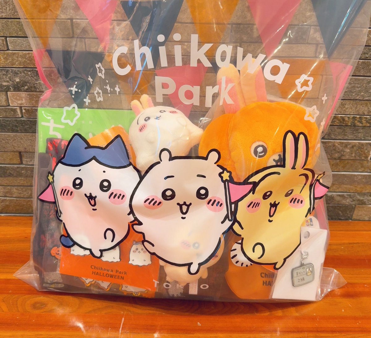 aidarinrin's tweet photo. ちいかわパーク、店員さんの入れ方毎回感動してる🎶
うさぎが逃げないように入れてくれた✨ https://t.co/Dxh2qyvwi6