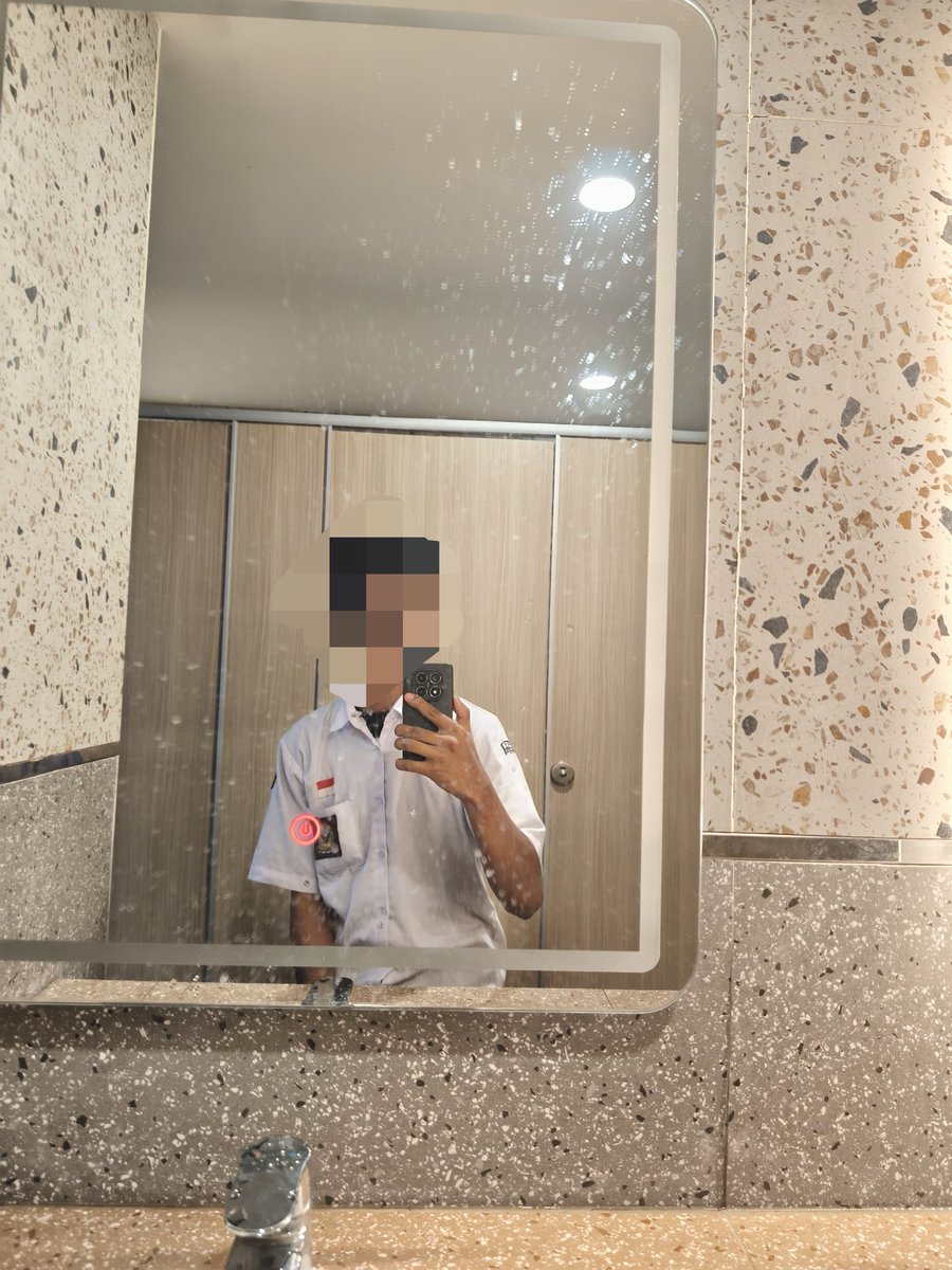 Gallfrstt's tweet photo. Gerah derr 🥵💦 #fyp #semarang #mlm https://t.co/c2IuQ6H7ON