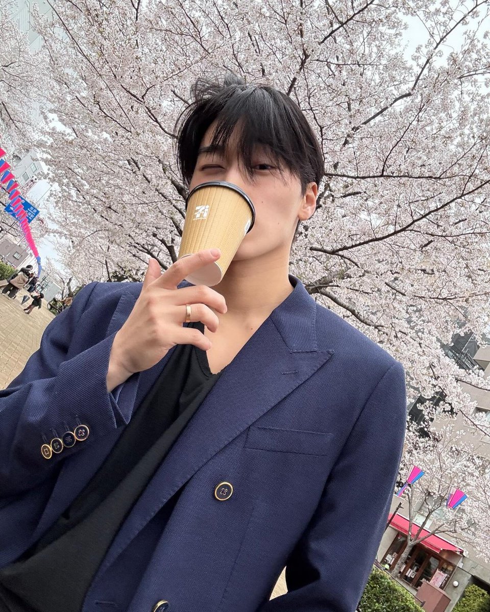 mars_tarock's tweet photo. 남친짤이 뭐냐고 물어보면 최산 사진 보여주쟈 https://t.co/rxIify3Bym