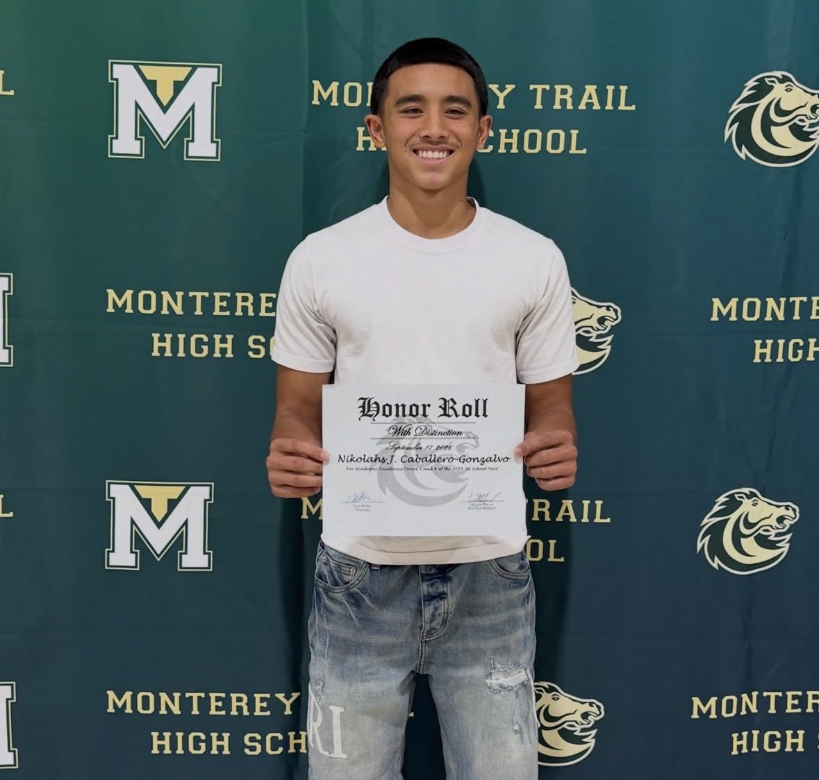 NikoGonzalvo's tweet photo. 4.25 gpa  👌🏽
@MontereyTrailHS https://t.co/iABp3RzO9H