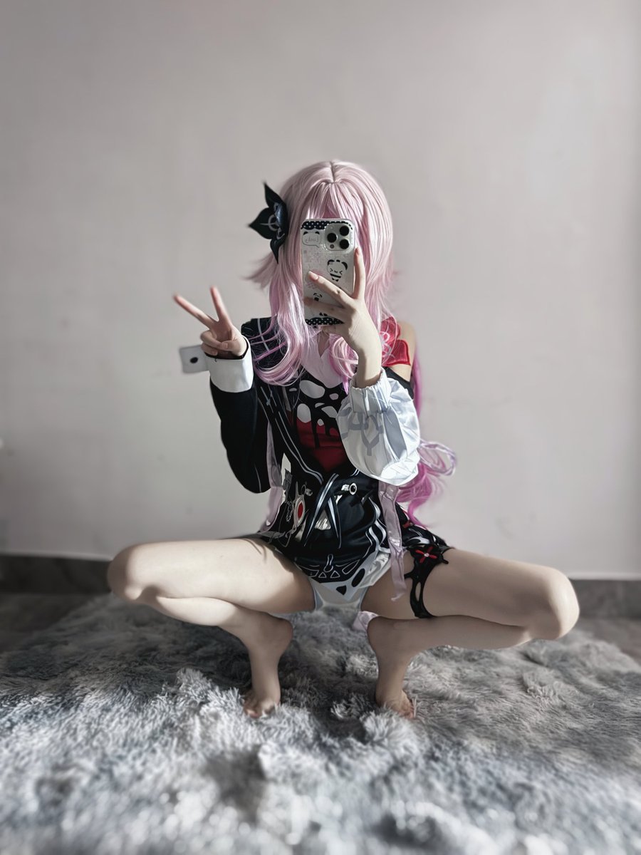 Tracy43900671's tweet photo. 蹲蹲蹲 
#cos #兔子洞 #长夜月 https://t.co/KEpvdQUMoc
