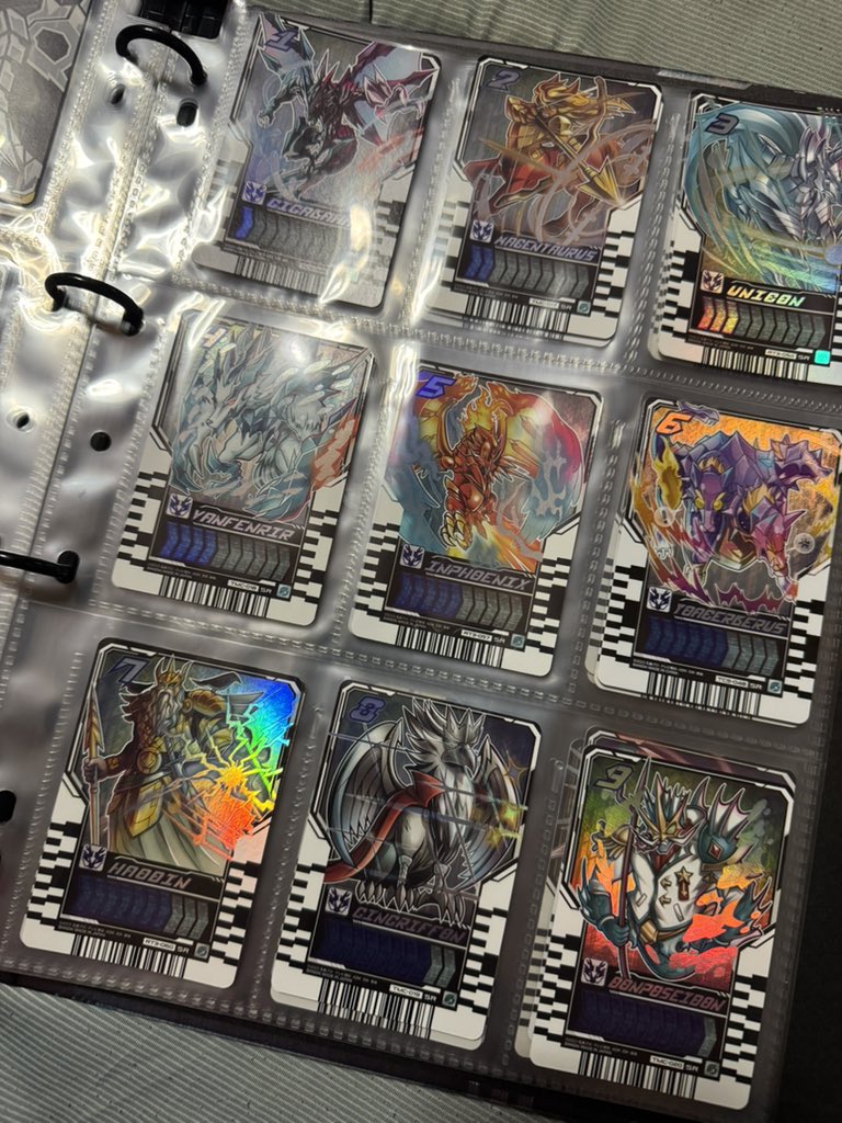 sordform's tweet photo. 二年の時を経てケミーカードをSRレアリティで揃える事が出来ました
 #仮面ライダーガッチャード https://t.co/LJyuwcLYnK