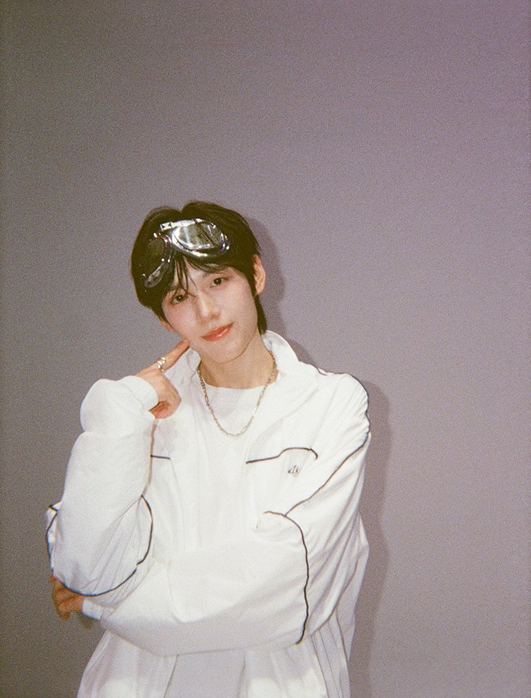M2MPD's tweet photo. 필름카메라로 기록한 9월의 추억📸 10월에도 쭈욱 엠투와 함께해요❣ #9월의엠투 #M2film #SC_ORIGINAL #KO1KEYZ #コイキーズ #코이키즈 @KO1KEYZofficial https://t.co/4xqJF8g7db