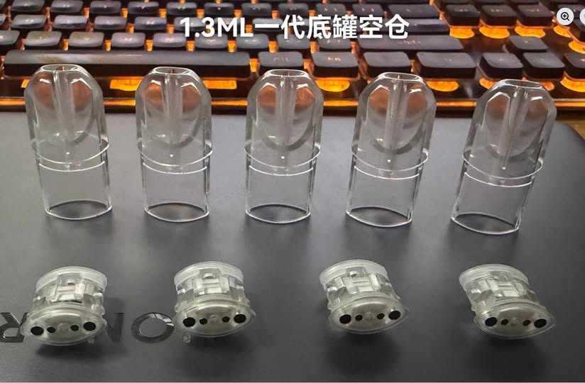 TaMii__SP's tweet photo. 出售各类正品电子烟，一次性电子烟，各类烟杆烟弹烟油！  长期稳定供应，货源齐全，口味齐全！保真包正包售后！
私聊找我拿口味报价表 tg：https://t.co/RwOgV261Jg
 #电子烟 #烟油 https://t.co/e5K95v5SxO