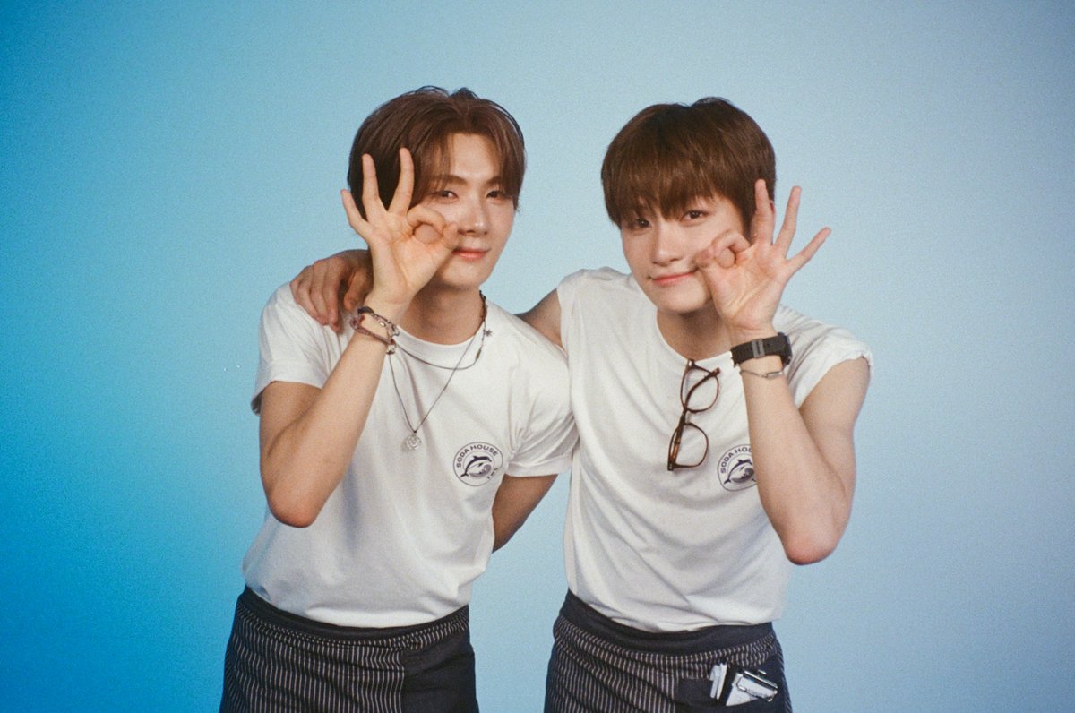 M2MPD's tweet photo. 필름카메라로 기록한 9월의 추억📸 10월에도 쭈욱 엠투와 함께해요❣ #9월의엠투 #M2film #릴레이댄스 #TWS #투어스 @TWS_PLEDIS https://t.co/V7RHQcY2HR