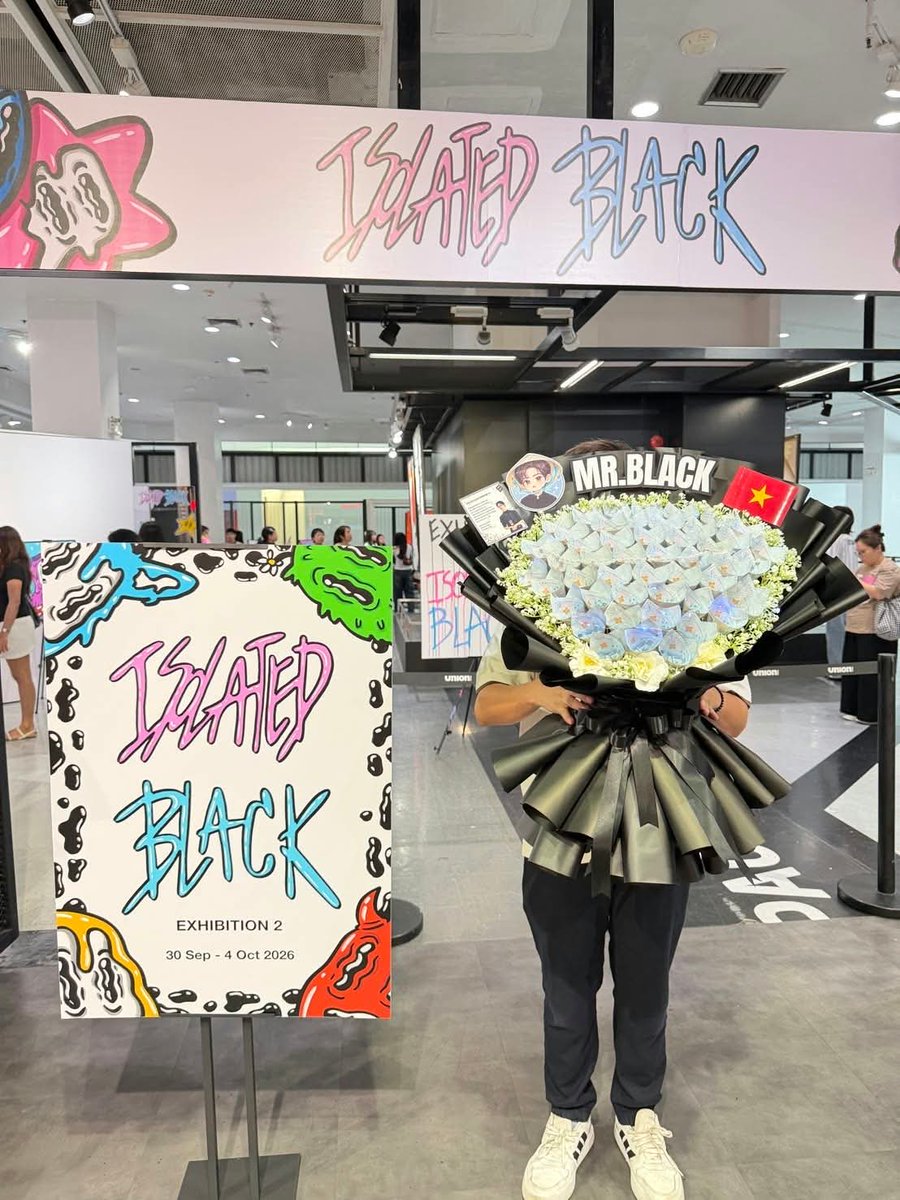 OcTieu20997's tweet photo. Congratulations on the day Mr. Black returns! Wishing you a wonderful and successful exhibition. May you continue to achieve even greater success in the future. We love you! 🤍🌼
@OcTieu20997
@QueenyJSY
@ThuhaLe20

ISOLATED BLACK EXHIBITION 2 D1 #isolatedblvck2 #JamesSu https://t.co/rlU5wquKJe