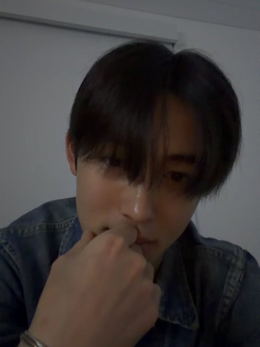 eommmmmll3's tweet photo. 드루와 https://t.co/wFNKBKMT7U