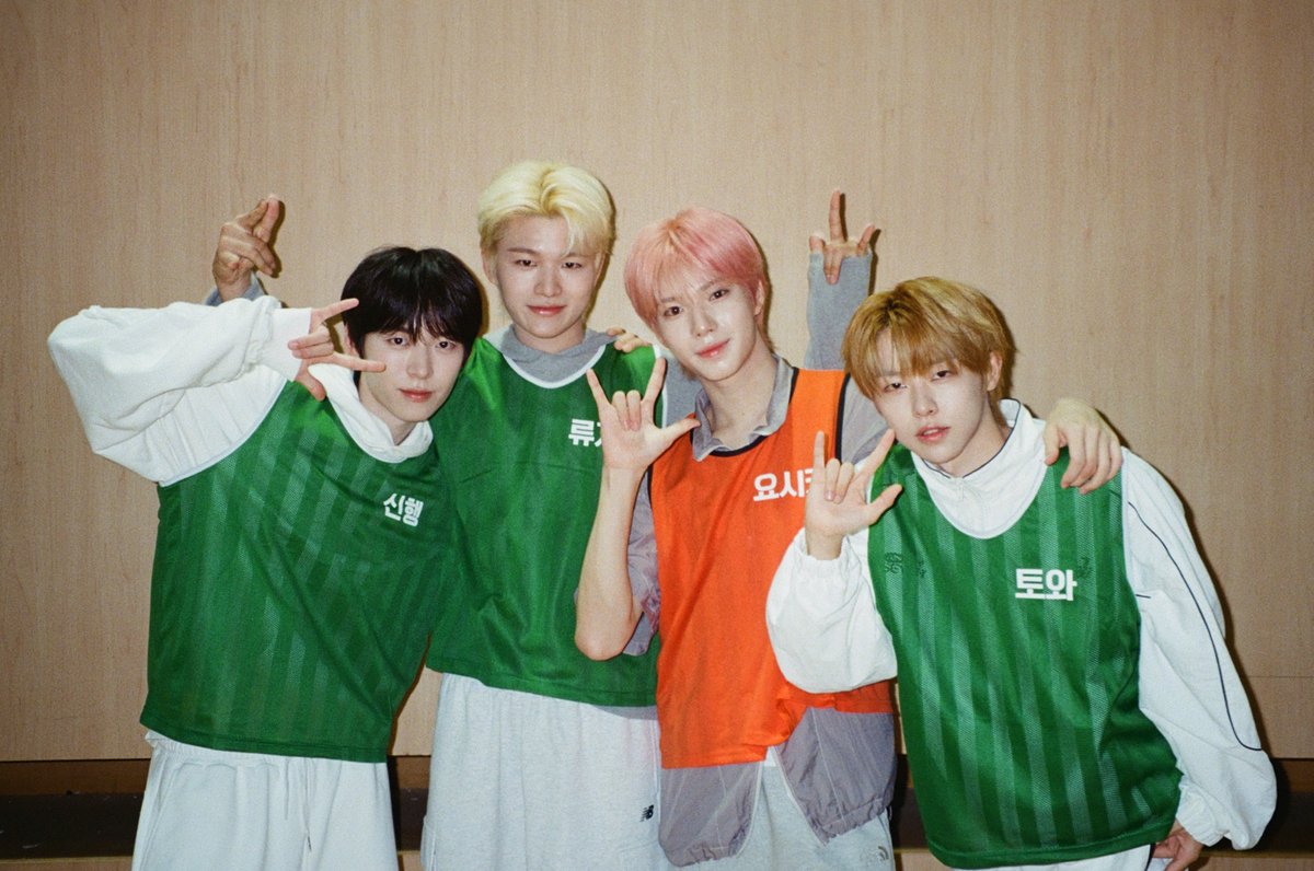 M2MPD's tweet photo. 필름카메라로 기록한 9월의 추억📸 10월에도 쭈욱 엠투와 함께해요❣ #9월의엠투 #M2film #최씨크루 #최강창민 #찬열 #코이키즈 #MAXCHANGMIN #CHANYEOL #KO1KEYZ #コイキーズ @TVXQ @weareoneEXO @KO1KEYZofficial https://t.co/VUeoIxsOWO