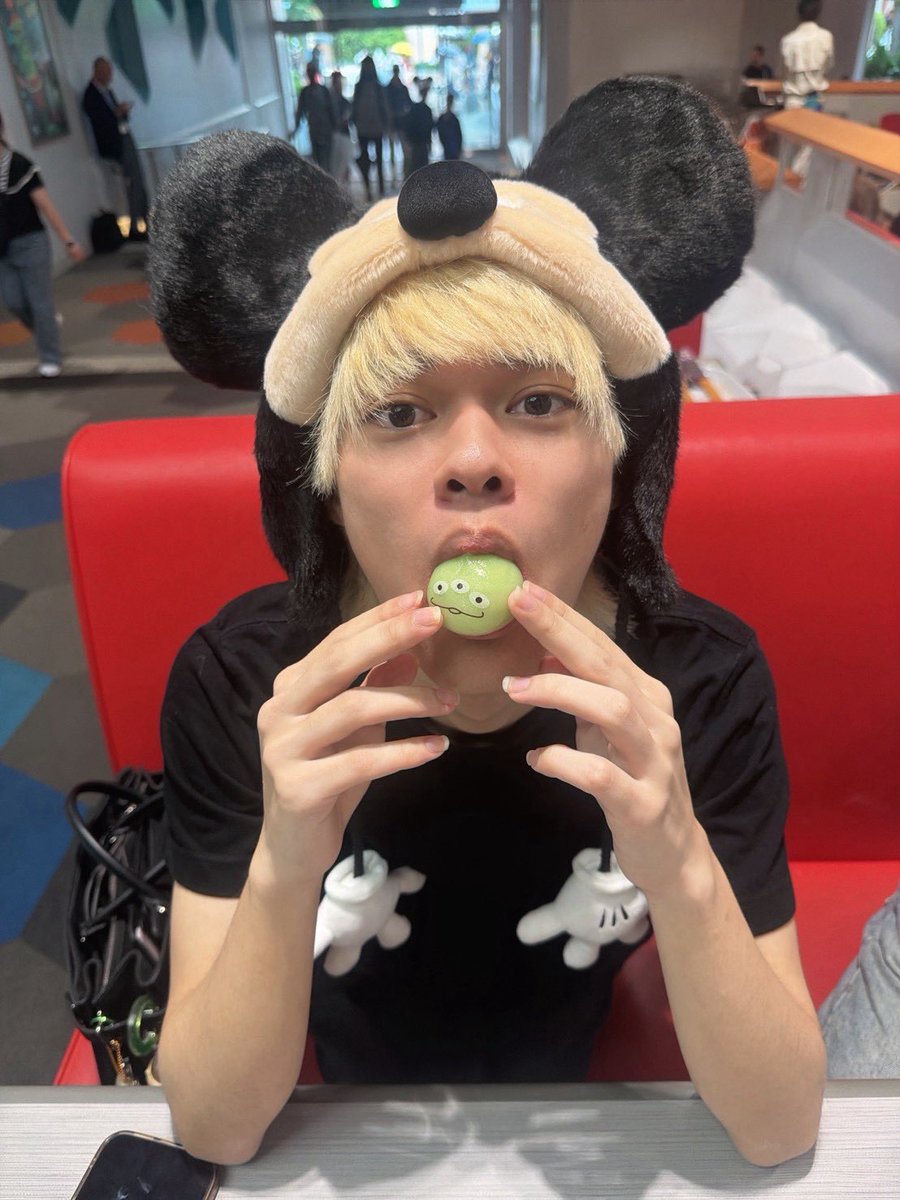 zosentarou's tweet photo. 彼氏とディズニーに使って良いよ https://t.co/q9foW3azBs