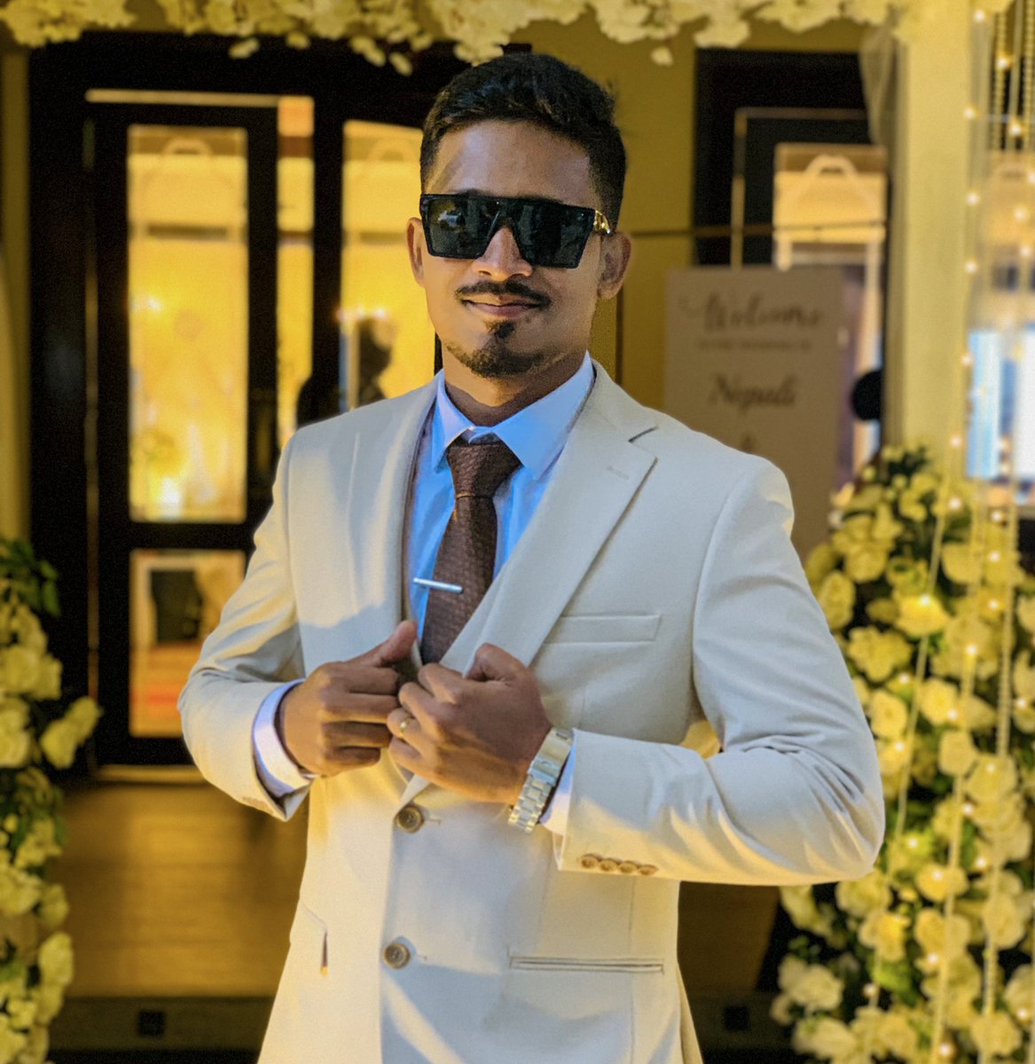 imHasithS's tweet photo. Some days stay with us forever. 🤍✨🤞
.
.
.
.
.
.

#memories #specialmoments #goodtimes #weddingvibes #familymoments #hasithsenevirathne #imHasithS #haszy https://t.co/1bcBFBCVSu