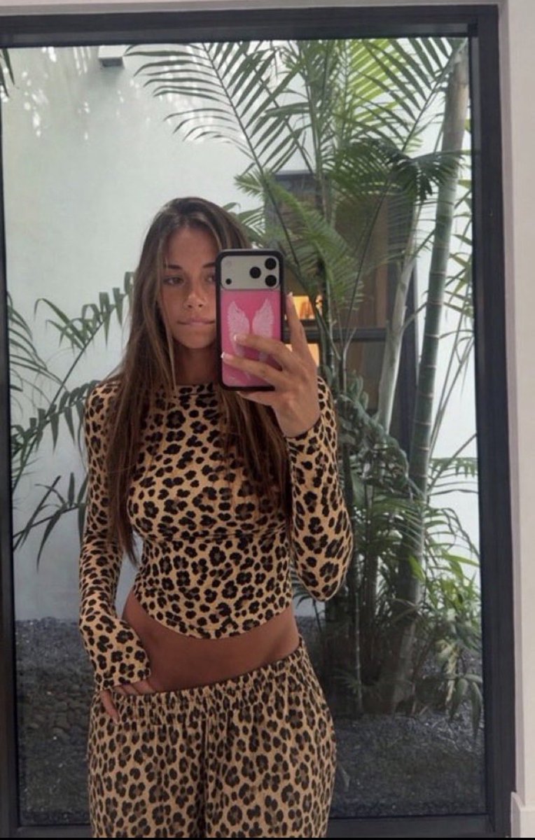 JimTim410631321's tweet photo. Going to sleep ready to wake up to dms and money for my poker session at 19 because you guys want to rub your tiny cocks for my goddesses #manscam #findom #wankchat 
https://t.co/UM8KfIEZFv Check out my profile on Throne! https://t.co/qjJOhqwrVH