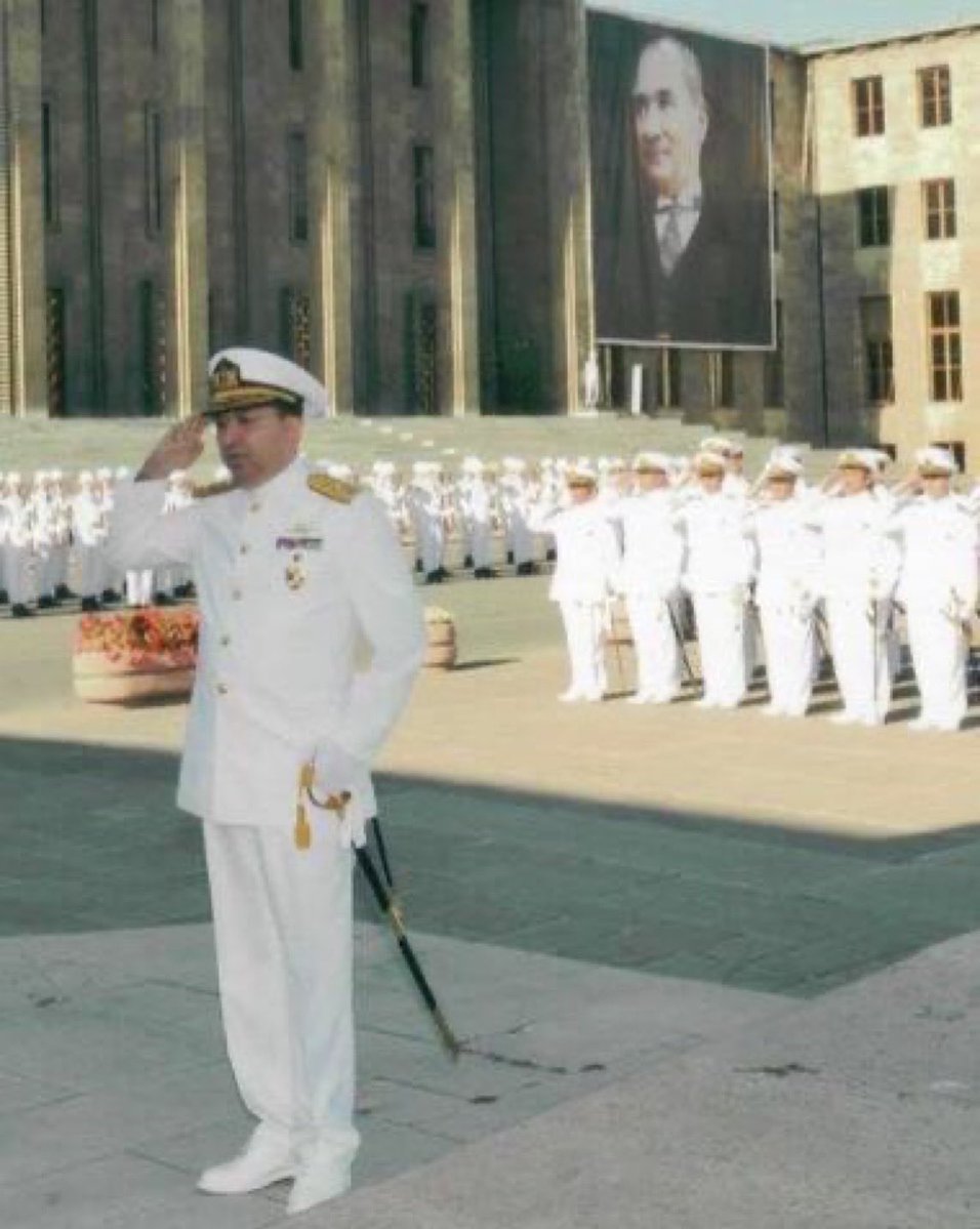 canerenoglu1's tweet photo. Canım Kardeşim, Dava Arkadaşım, Mavi Vatan fedaisi, Mustafa Kemal Atatürk’ün Cumhuriyet Donanmasının saygın ve vatansever Amirali Soner Polat’ı vefatının 7. yılında rahmetle anıyorum. Ruhu şad olsun. https://t.co/HaiQXpmosf