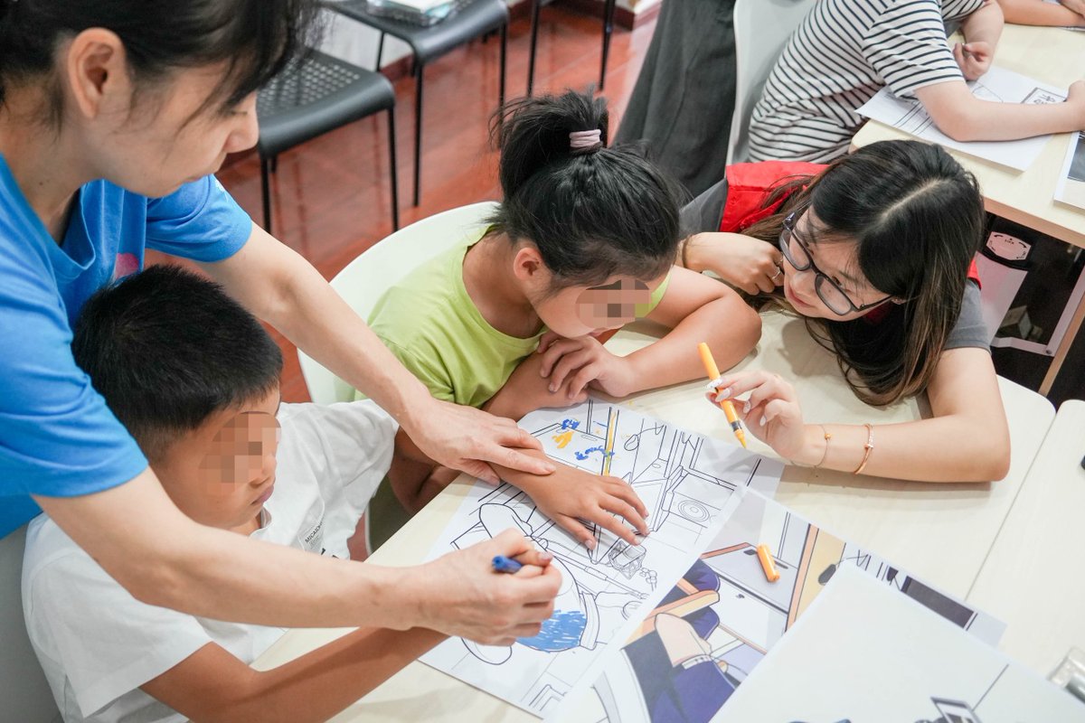 HAISHULOU's tweet photo. Small hands. Big colors. Even bigger courage. 🎨🌻
In Haishu, 10 children joined volunteers and teachers to create colorful artworks celebrating perseverance, inclusion and the strength to keep moving forward.
#Haishu #InclusiveArt #ChildrenArt #CommunityCare https://t.co/1LrTbDA2tt