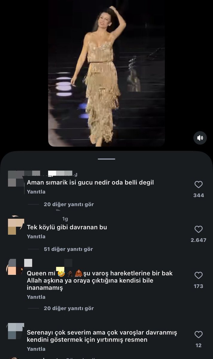herhaldecnm's tweet photo. ay kadın resmen podyuma çıkan herkesi enerjisiyle ve etkileşimiyle sollamıs ve yabanci kişiler ovgü dolu şeyler yazarken bi de bizimkilerin yorumları gercektem yazık ya https://t.co/UKhOYwFWPa