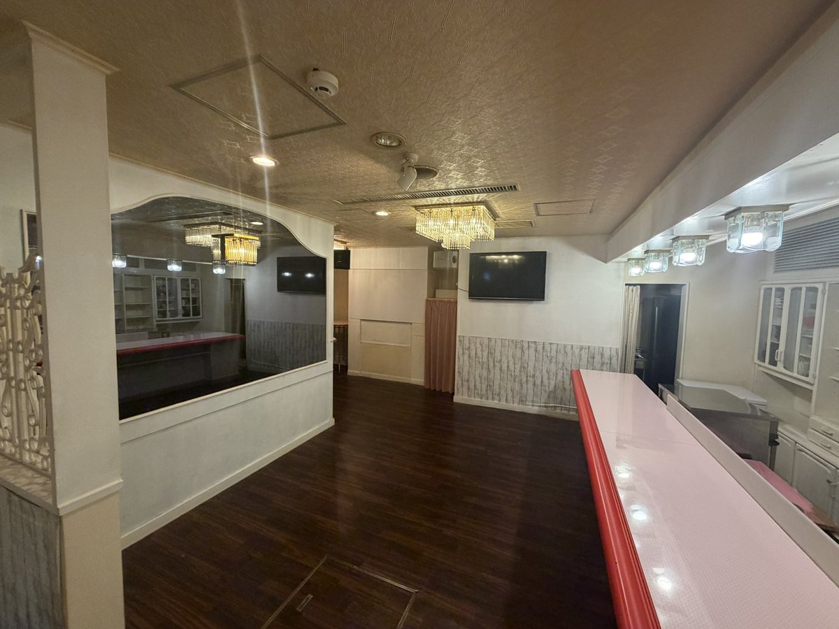 haduki__yuru's tweet photo. 無事にゆるふわ店内、廊下お片付け終わりました！
こんなにも物がないゆるふわは初めて見る👀
こないだまでたくさんの人と物がいてくれたに、、、実感が湧きますね😢

皆さまにもお写真でお届けします！
ゆるふわありがとう！✨

挨拶などなどこれから考えます！✨
もうしばらくお待ちください！ https://t.co/7rAFr5wZ7Z