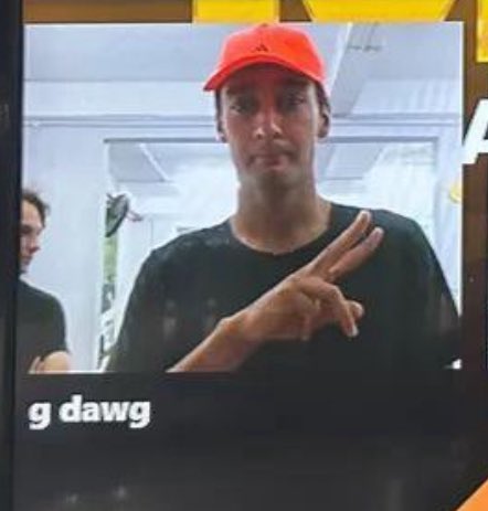 selenebeyond's tweet photo. GEOSCAR PFP😭😭😭 WHO IS THIS G DAWG HE IS SO AURALESS https://t.co/Ngetglds9t