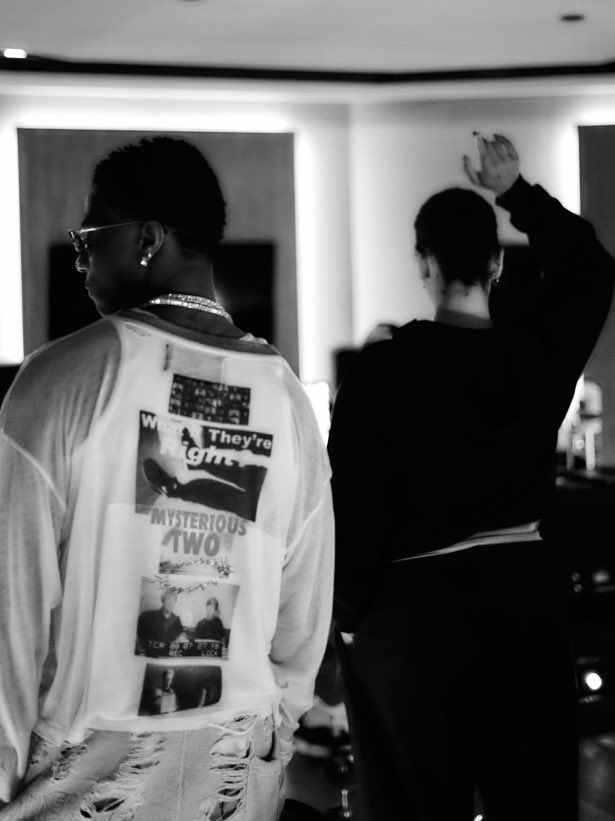 chartradar_'s tweet photo. Wizkid &amp; P2J in the studio, Wizkid’s $EXY set to drop November. https://t.co/MrPQM7LcOV