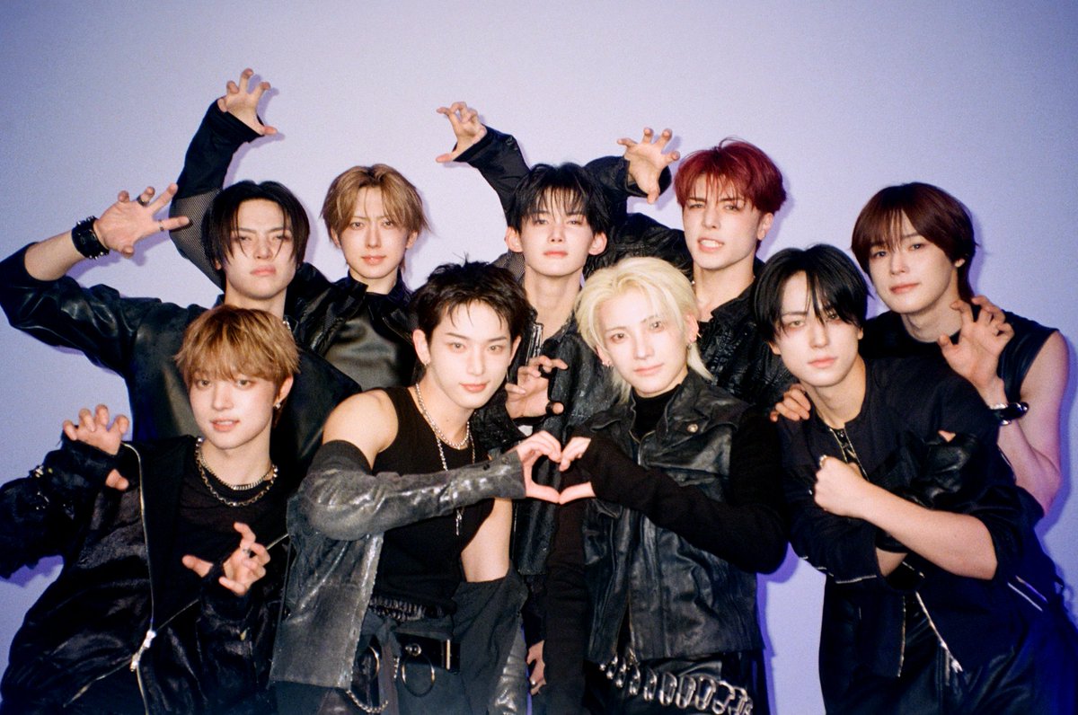 M2MPD's tweet photo. 필름카메라로 기록한 9월의 추억📸 10월에도 쭈욱 엠투와 함께해요❣ #9월의엠투 #M2film #릴레이댄스 #andTEAM #앤팀 @andTEAMofficial https://t.co/iW9VhOKbqU