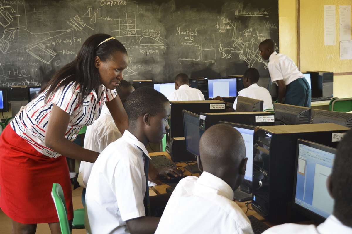 NamuliPasha's tweet photo. President Yoweri Museveni’s policies have created an enabling environment for fintech innovation and digital financial services. https://t.co/2aCUe4sPyX