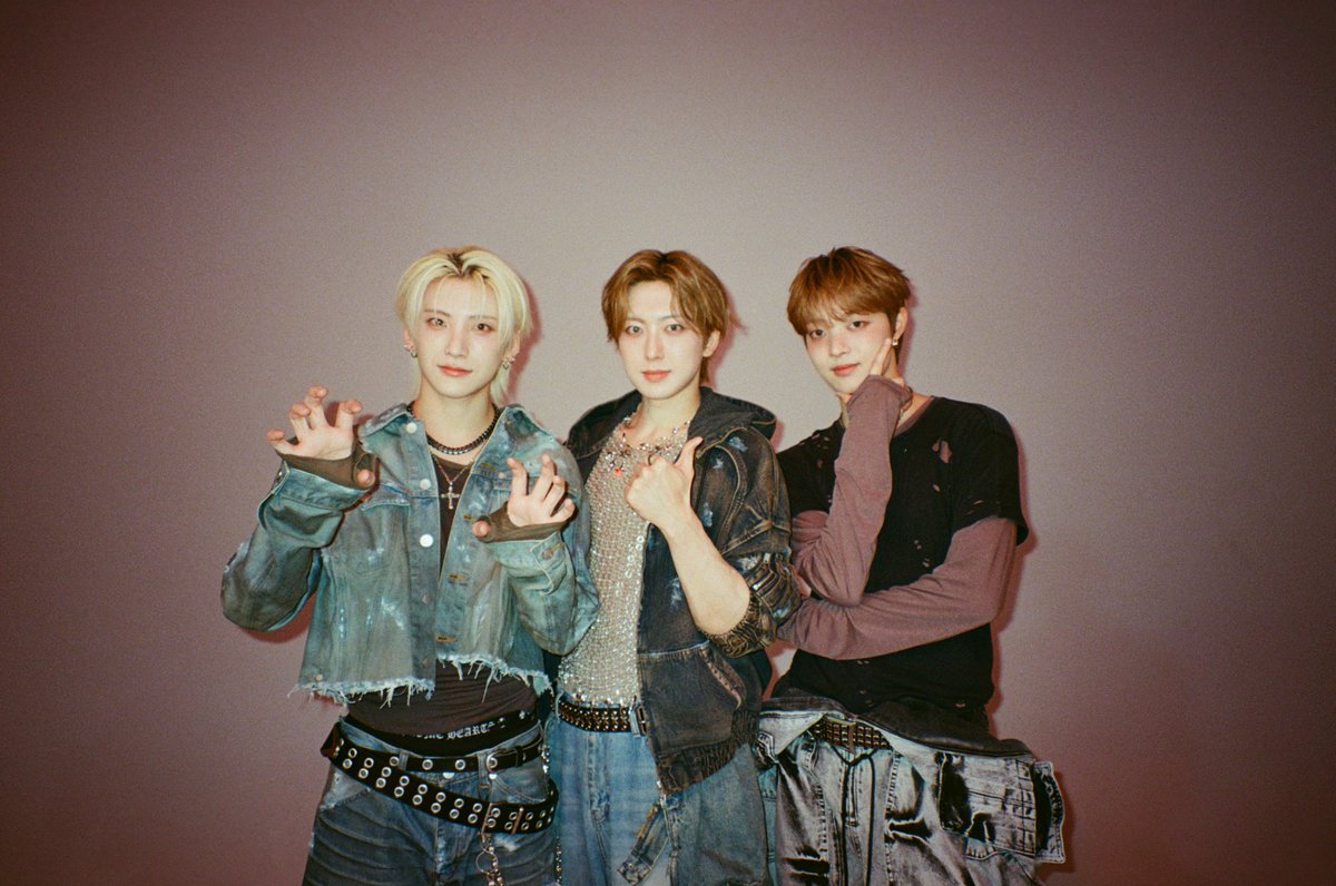 M2MPD's tweet photo. 필름카메라로 기록한 9월의 추억📸 10월에도 쭈욱 엠투와 함께해요❣ #9월의엠투 #M2film #SC_ORIGINAL #andTEAM #앤팀 @andTEAMofficial https://t.co/bGm6jzwGou