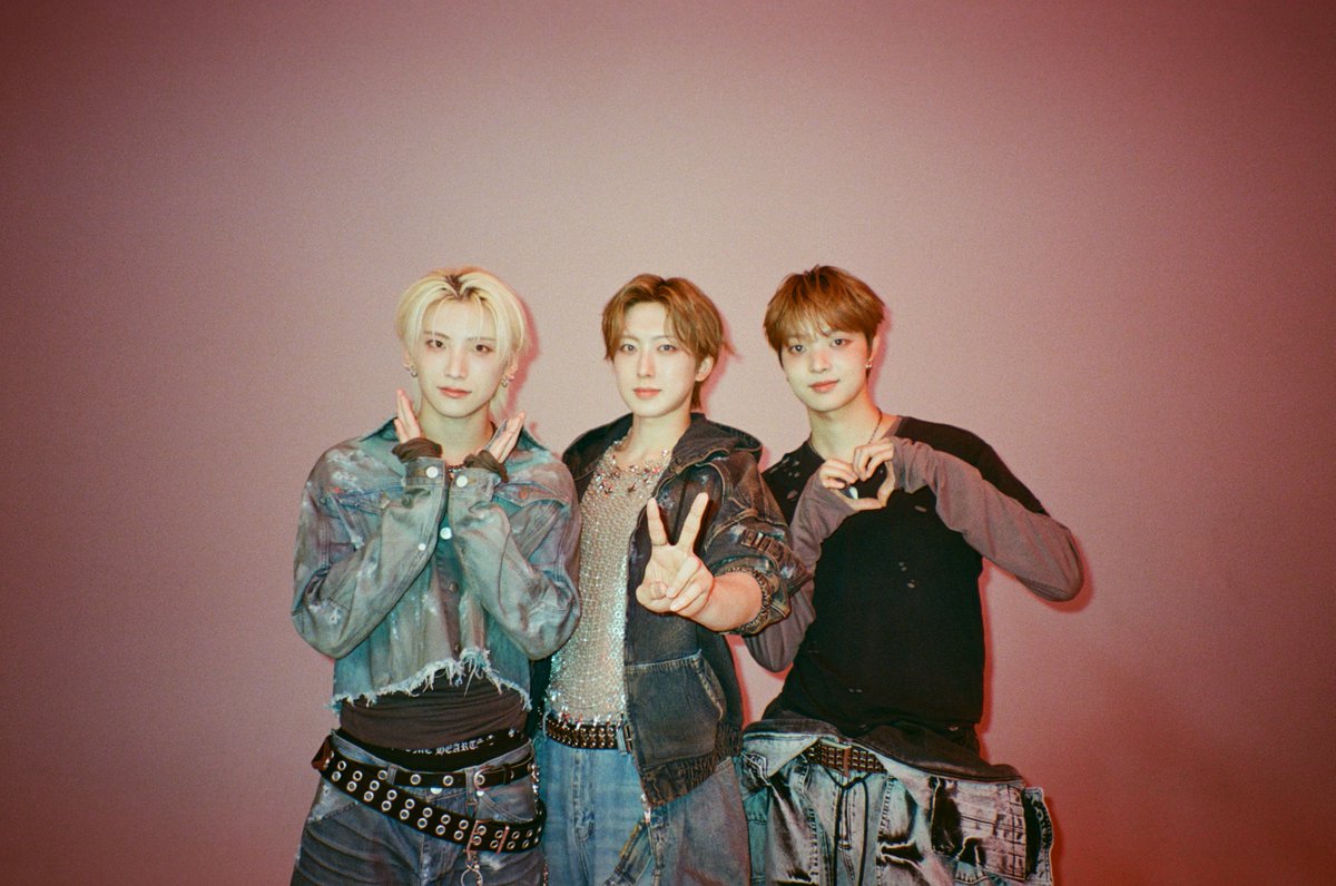 M2MPD's tweet photo. 필름카메라로 기록한 9월의 추억📸 10월에도 쭈욱 엠투와 함께해요❣ #9월의엠투 #M2film #SC_ORIGINAL #andTEAM #앤팀 @andTEAMofficial https://t.co/bGm6jzwGou