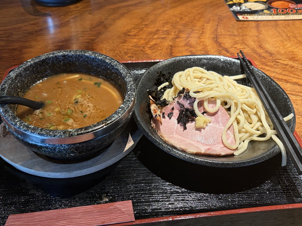 _Batanao's tweet photo. 到着後早速甘エビラーメン🍜
地元の人には味が濃いらしい
東京人には濃厚で香ばしく甘みがあって最高でした😀 https://t.co/VEHw9nxAv3